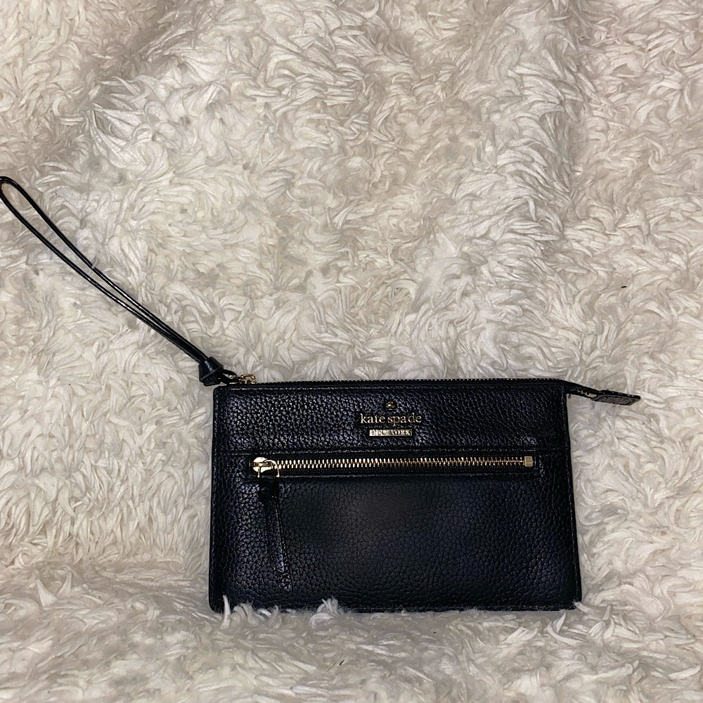BEAUTIFUL KATE SPADE WRISTLET WALLET - BLACK PEBBLED LEATHER! NWT 😍